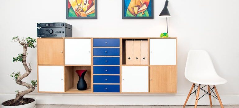 a lively room with a floating shelf