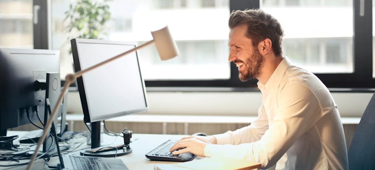 a man in an office 